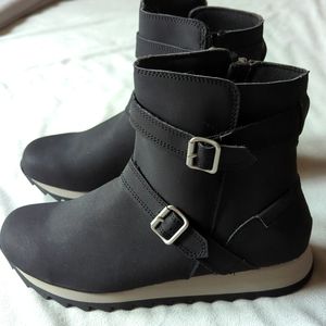 Merrell Boots women's sz 10